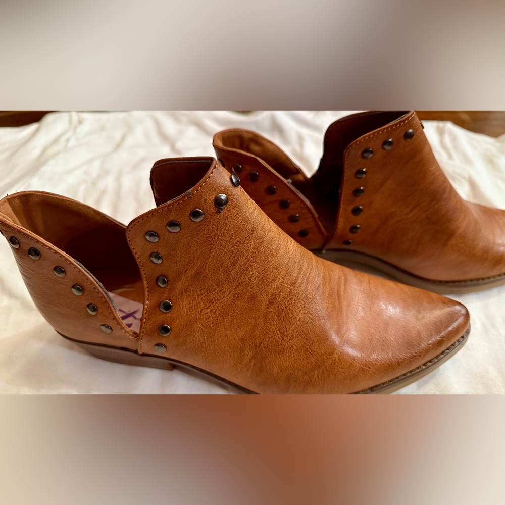 Seven 7 Ankle Studded Slip On Boot | Sz 10 - Picture 4 of 4
